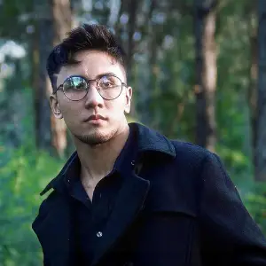 Humshakal image
