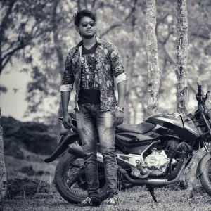 Wo Ek Bholi Si Ladki Hai image